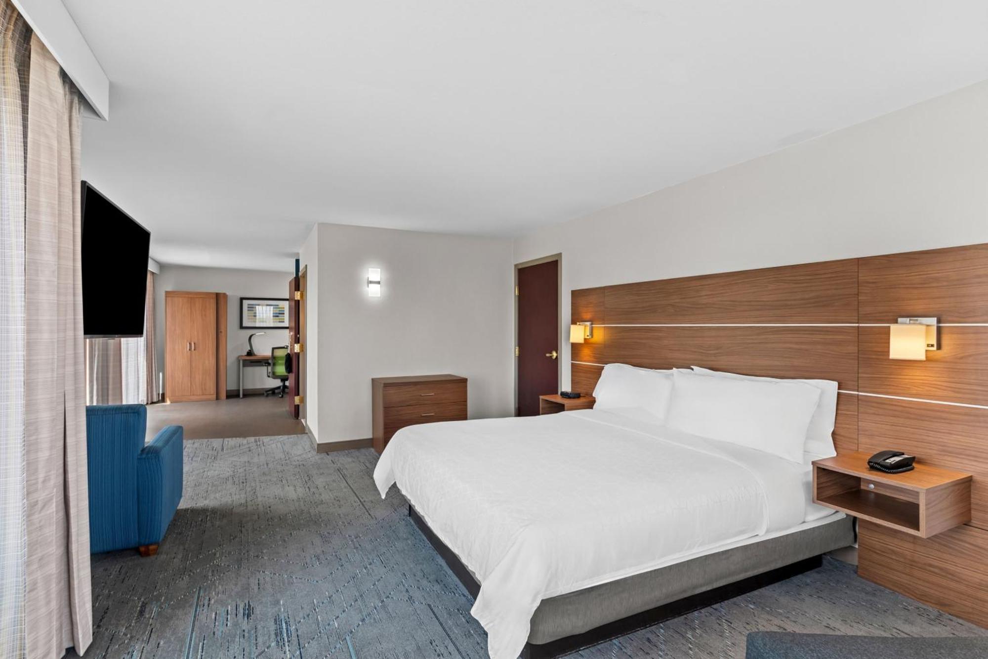 Hotel Express & Sw - Sunset Valley, And Ihg