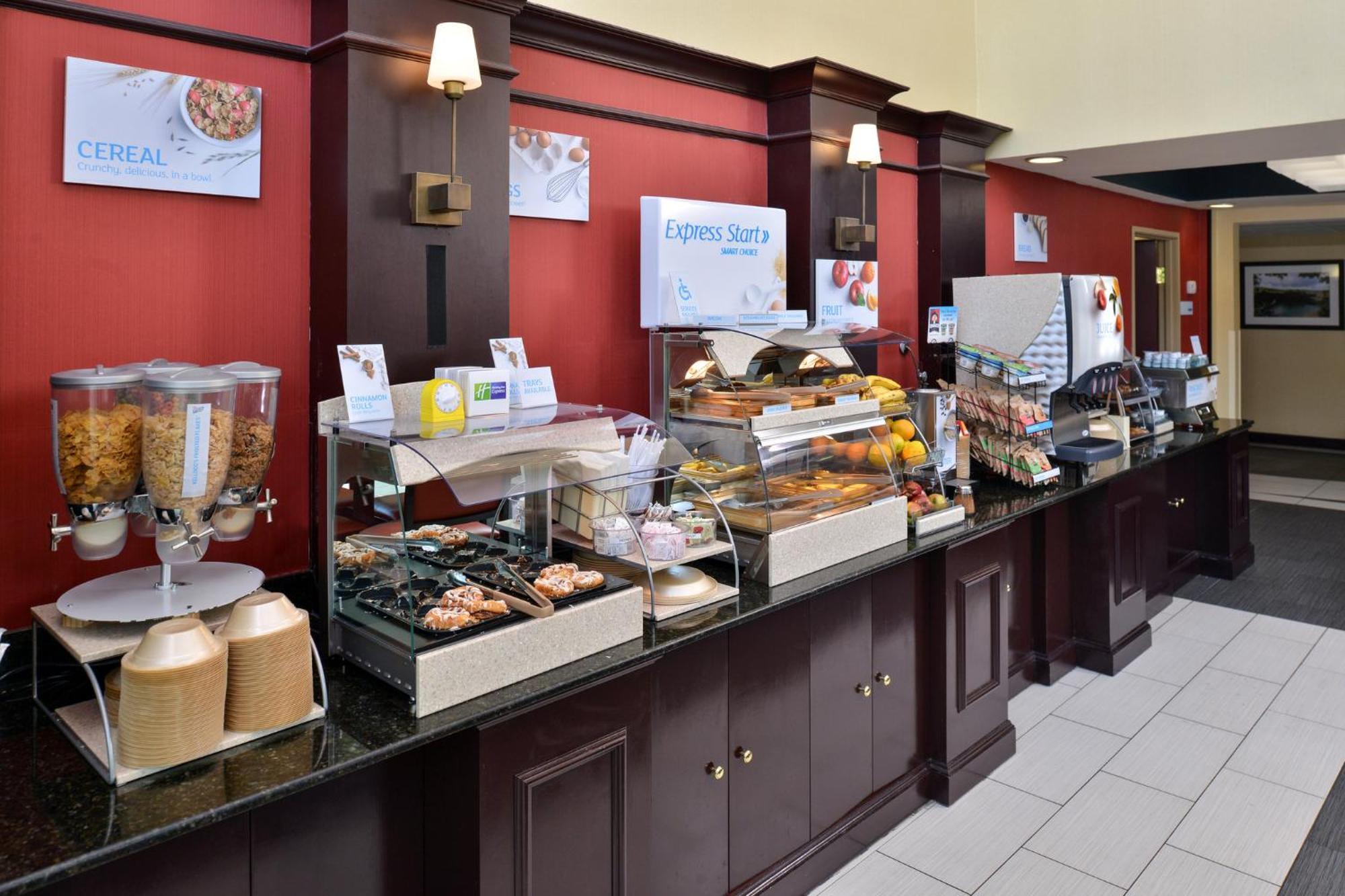 Express & Sw - Sunset Valley, And Ihg Hotel 3*
