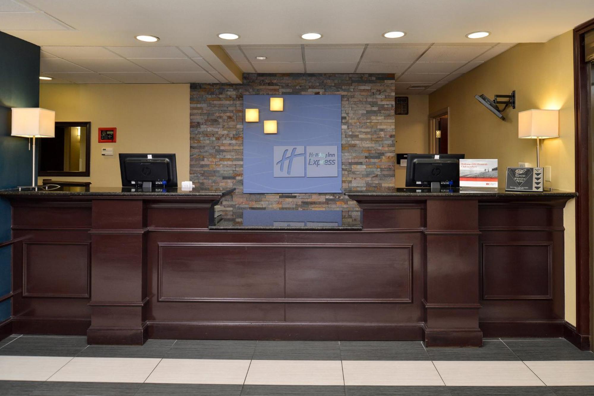 Express & Sw - Sunset Valley, And Ihg Hotel