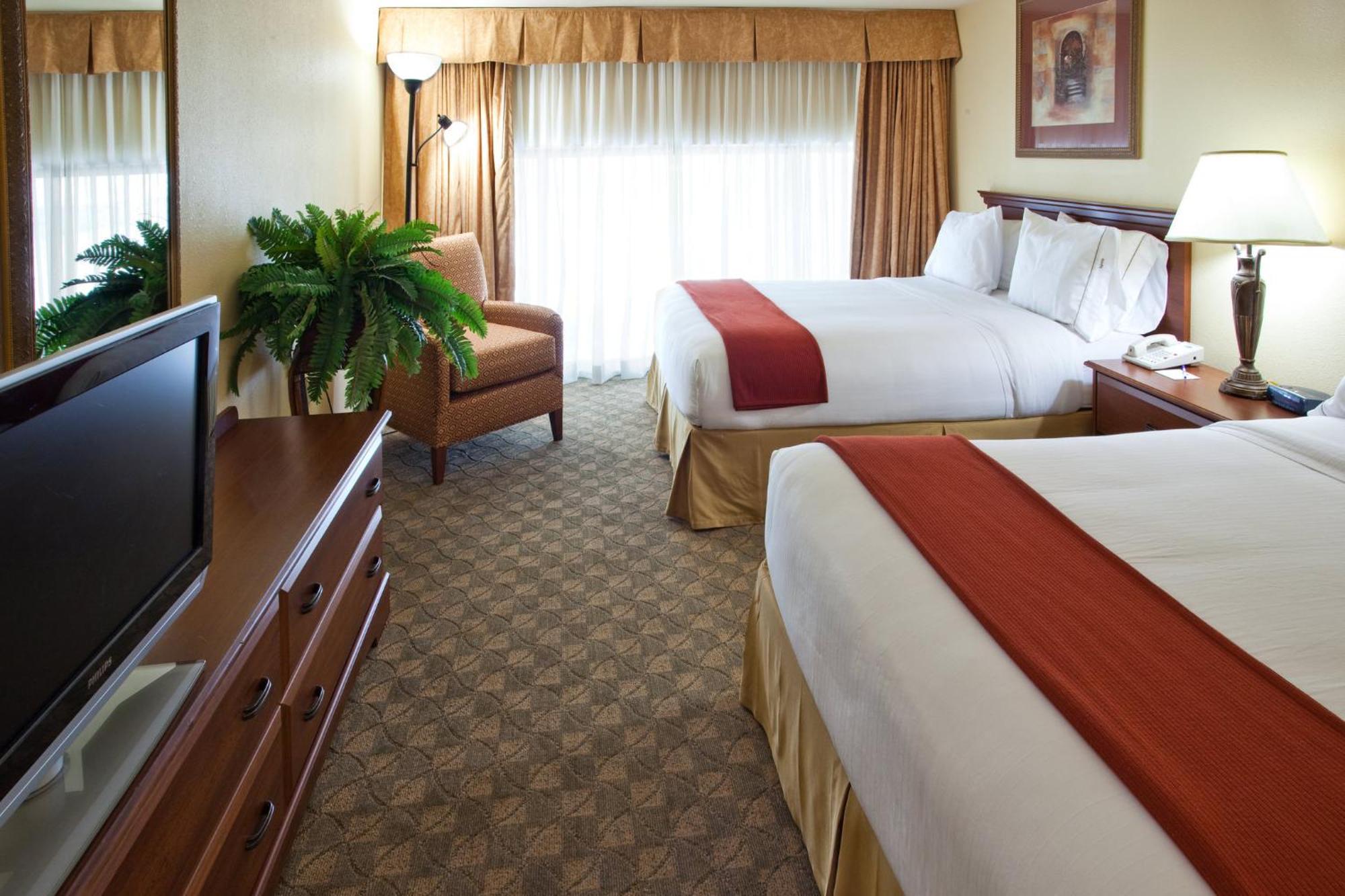 Express & Sw - Sunset Valley, And Ihg Hotel